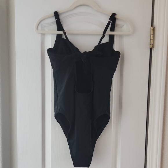 Shade & Shore Black Swimsuit, Size Medium - Picture 5 of 6